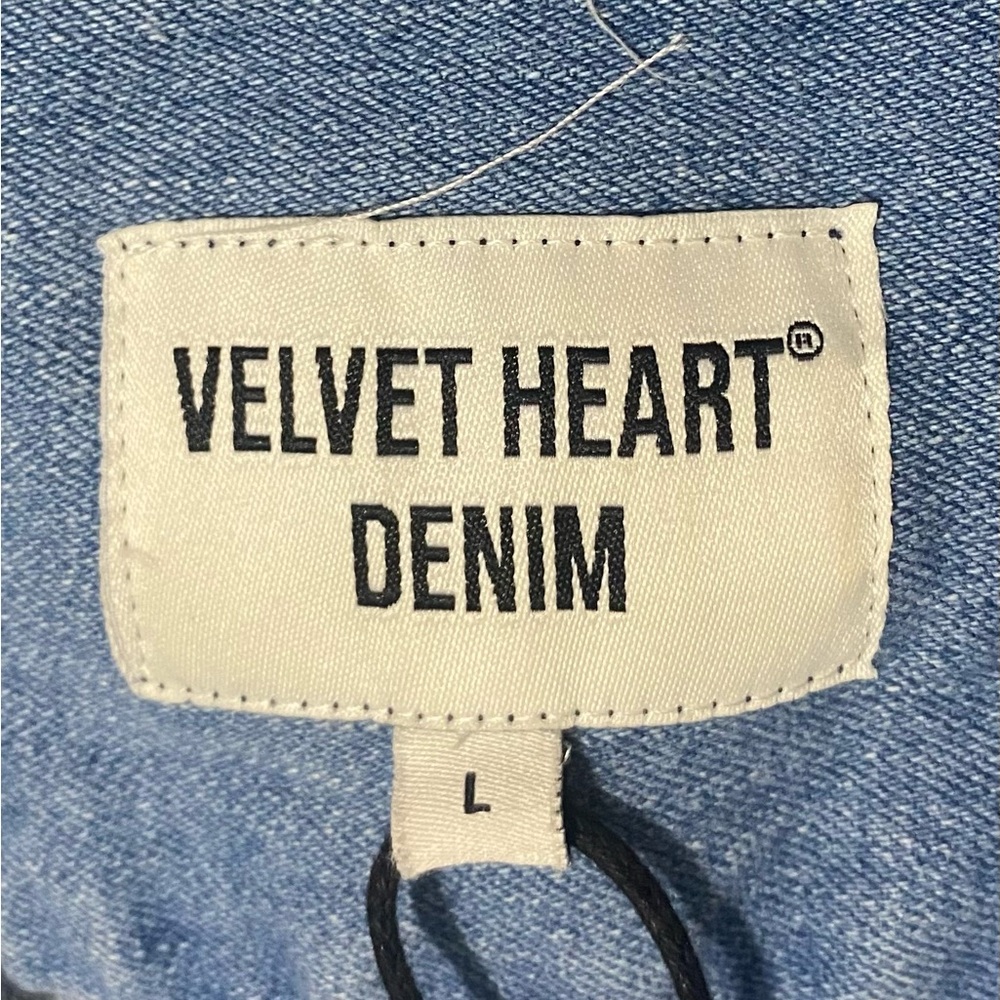 Velvet Heart Light Wash Denim Short Sleeve Button Down Shirt - Size Large - Picture 4 of 9